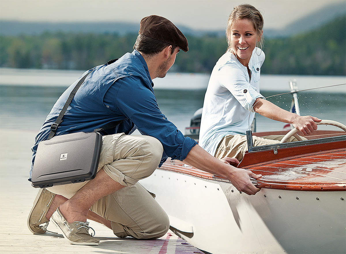 pelican peli products 1075 travel waterproof laptop tablet case